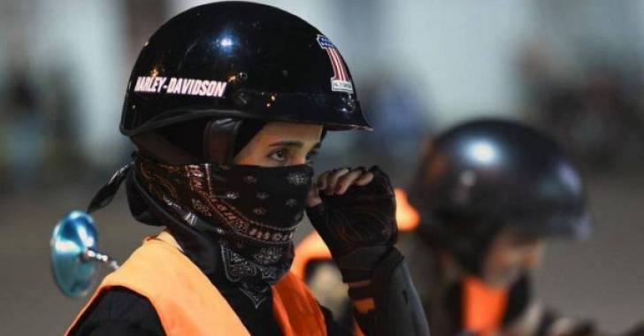 بالفيديو – سعوديات يتدربن على قيادة الدراجات النارية... شاهدوا ماذا ارتدين