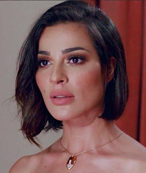 بالفيديو - نادين نسيب نجيم تحتفل مع صديقاتها بطريقتها الخاصة.. رقص ودلع وقالب حلوى مميّز