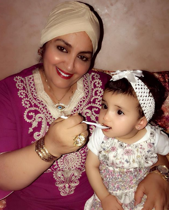 بالصورة - والدة دنيا بطمة تستعرض سيارتها... شاهدوا فخامتها