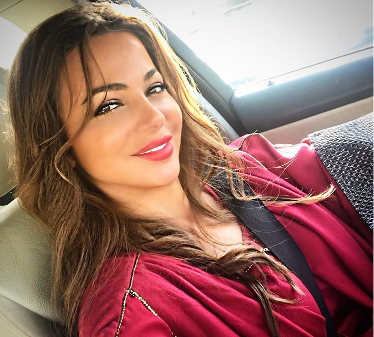 بالصورة– سوزان نجم الدين تثير الجدل بقميصها الضيق... هل بالغت؟