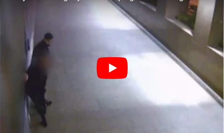 بالفيديو - استدرج مراهقة واغتصبها قبل العودة الى زوجته