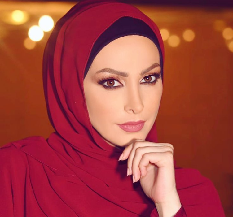 بالصورة – هل أنت محجبة؟ شاهدي كيف ارتدت أمل حجازي الحجاب بأسلوب رياضي