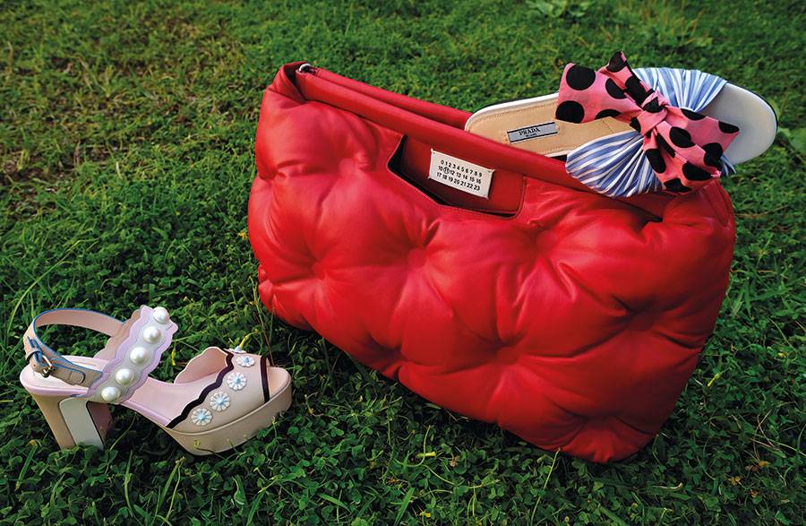 IN THE FIELD في الحقل