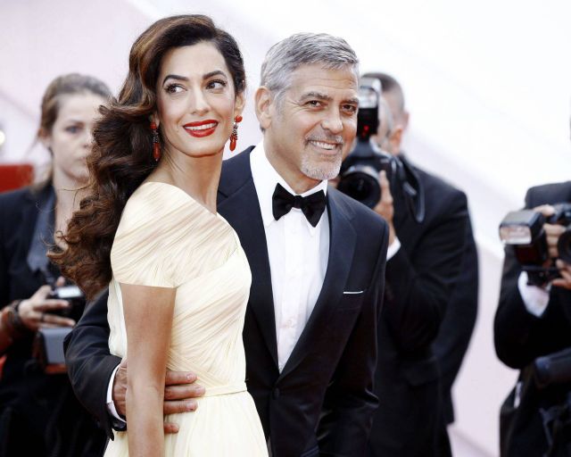 للمرة الأولى – أمل كلوني تكشف سرّ لقائها بزوجها... هذا ما قالته عن خوفها من العنوسة