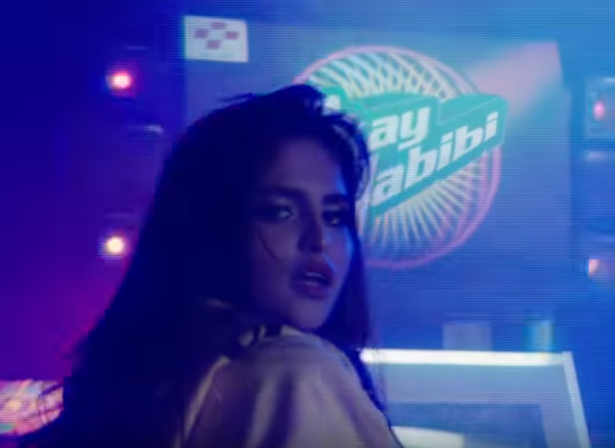 بالفيديو - حلا الترك في موقف محرج... ورقص وأنوثة في "أوكي حبيبي"