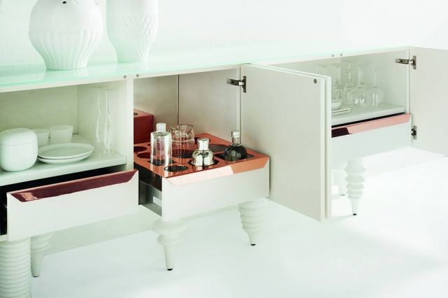 داخل كل قطعة لا يقلّ دقة ودراسة عن شكلها الخارجي