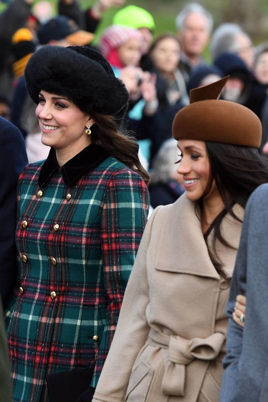 ميغان ماركل وكايت ميدلتون صديقتان أم عدوتان؟ هذا ما كشفه مصوّر العائلة الملكية
