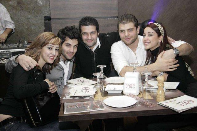 بوسيل والصويص مع اصدقائهما