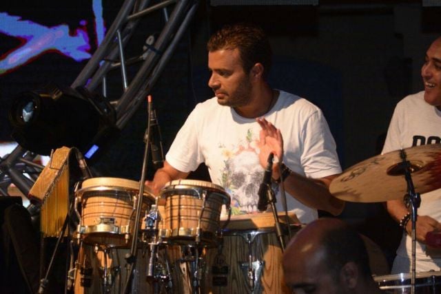 بالصور- ماذا حدث بين رامي صبري والجاليات العربية في طابا؟