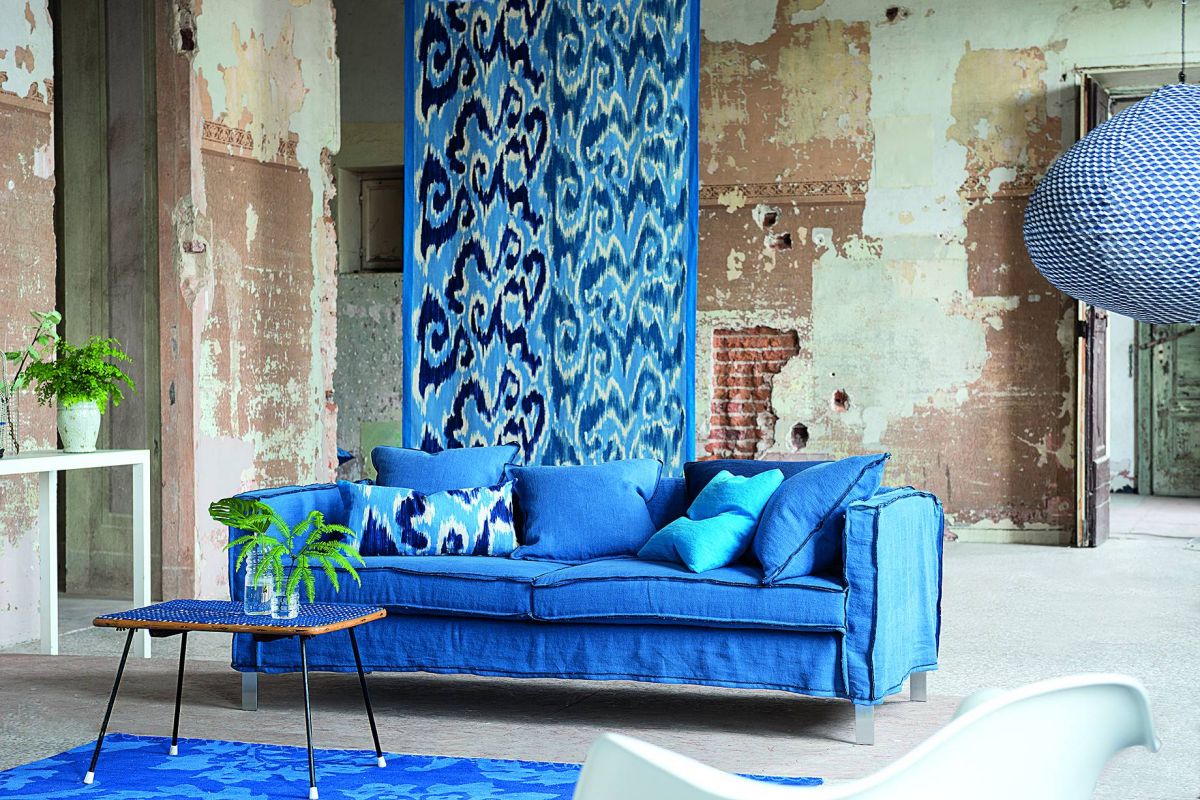 حين يجتاح الأزرق المنزل بسيل من الفرح والتفاؤل