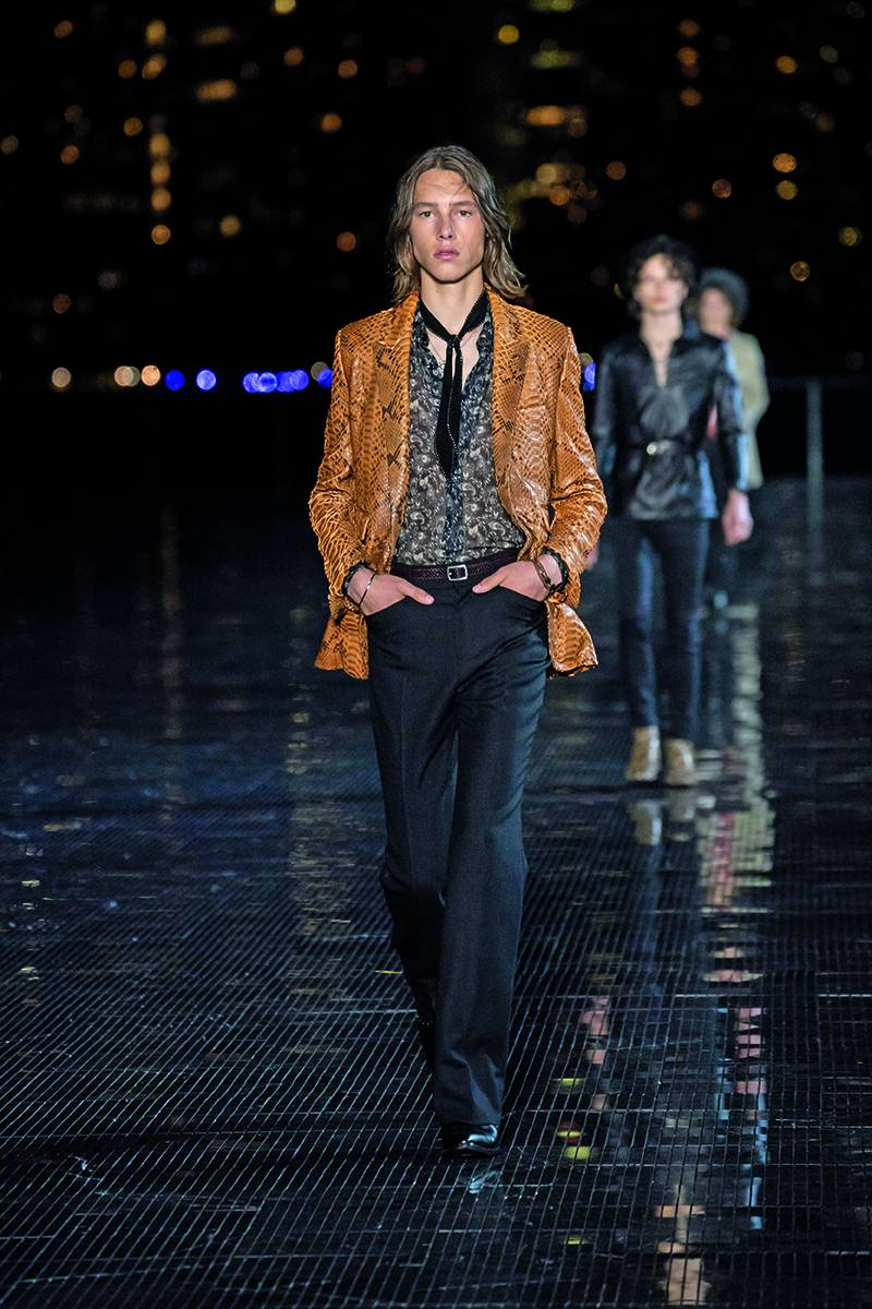 أسلوب السبعينيات يطغى على مجموعة Saint Laurent SS2019