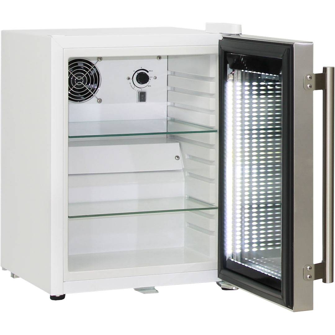 5 مستحضرات تجميل تحتاج إلى البراد صيفاً!