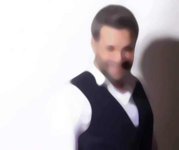 نجم لبناني ينجو من الموت بعد ملاحقته وإطلاق النار عليه.. إليكم ما حصل