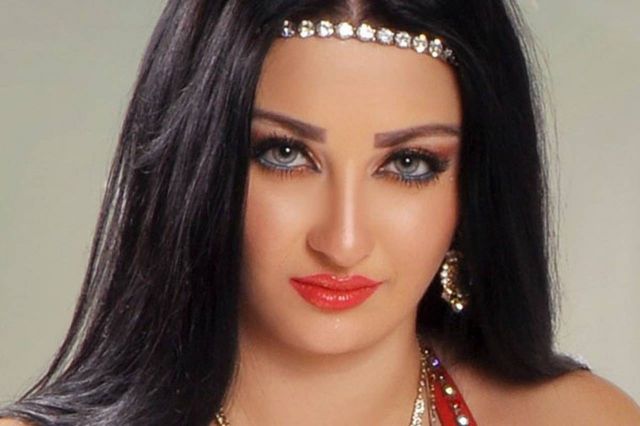 تسريب وثيقة تكشف عمر الراقصة صافيناز الحقيقي... هل سيفاجئكم؟