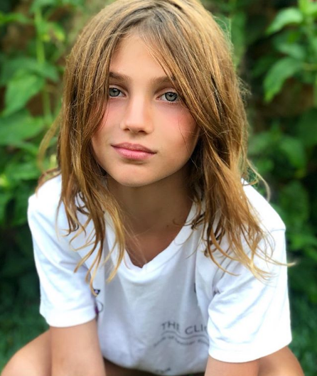 بالصور - خمنّوا هذه الجميلة ابنة اي نجمة لبنانية حسناء