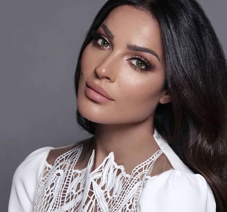 فيديو قديم – شاهدوا كيف قلدت نادين نسيب نجيم هيفاء وهبي... شاهدوا كيف كان شكلها؟