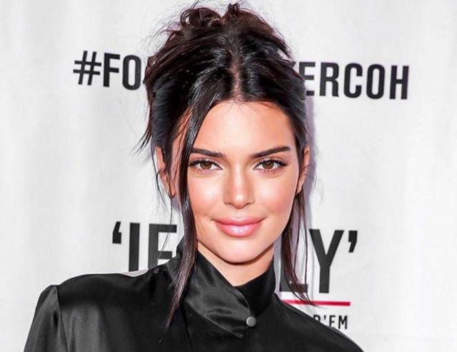 اكتشفي الصيحة التي لا تتخلى عنها كيندل جينر ‎... من غرفة النوم