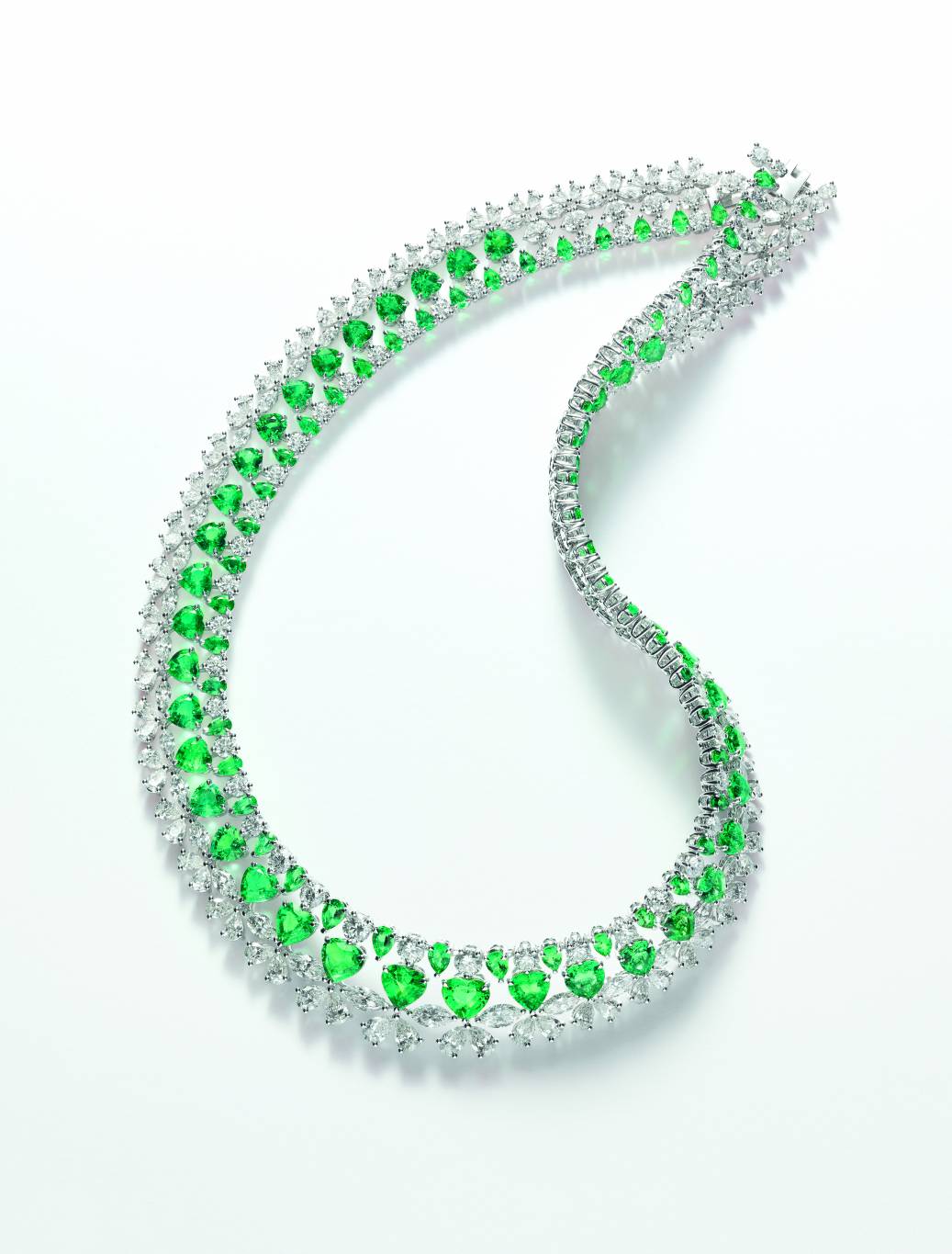 عندما تلتقي الخياطة الراقية بالمجوهرات الفاخرة Chopard & Giambattista Valli