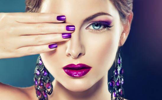 إليك آخر صيحات الماكياج لهذا الموسم... شاهدي الرموش