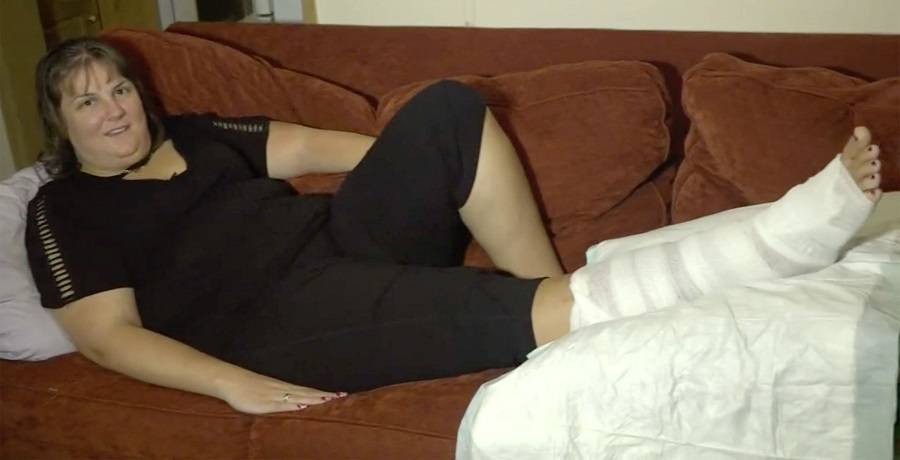 كادت تفقد إحدى ساقيها بسبب العناية بالأظافر... إنتبهوا لهذا الخطأ المميت