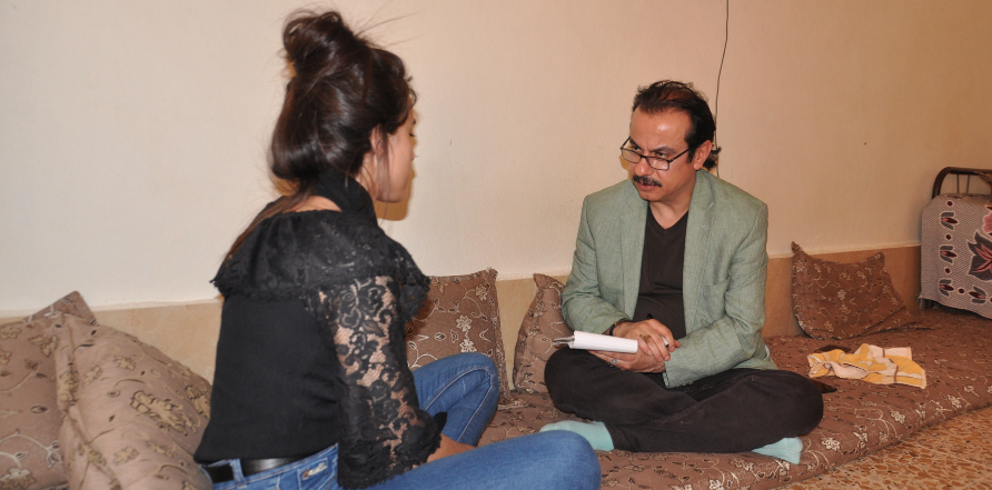 بالصور - ايزيدية تلتقي مغتصبها الداعشي في المانيا وجهاً لوجه... ماذا فعلت؟