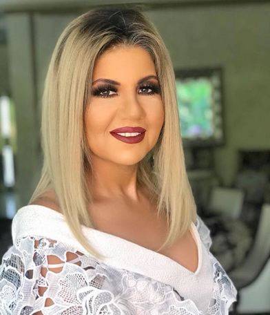 بالصور - نظارات بوسي شلبي الغريبة تشعل مواقع التواصل.. إحداها لا ترى منها!