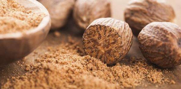 هذه أطعمة فعلاً صحية ولكن احذري خطرها! هكذا تصبح جوزة الطيب سامة...