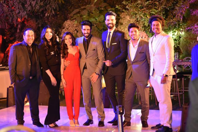 حضور حفلة الخطوبة