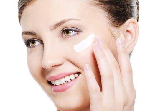 هكذا تنعشين ملامح وجهك قبل تطبيق المكياج