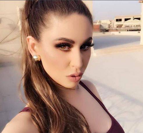 بالفيديو - صديقة مي سليم تتحدث عن طلاقها وتوجه لها رسالة