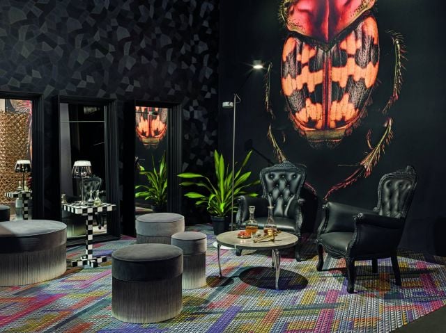 اللون الأسود يلعب في التصميم دور البطولة