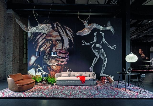 مشهد من الديكور مشحون بالغرابة