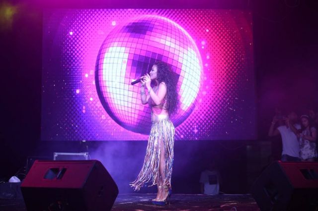 دوللي شاهين