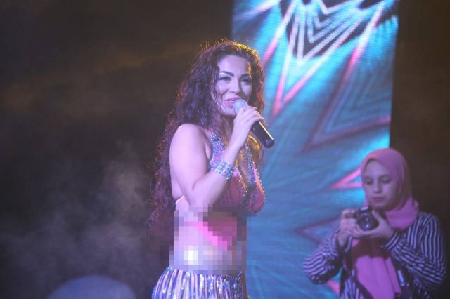 دوللي شاهين