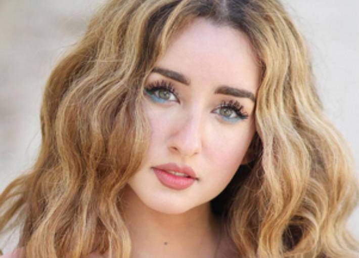 بالفيديو- هنا الزاهد بشكل غريب ولماذا إعتذرت لها زوجة يوسف الشريف؟