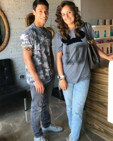 حلا شيحا مع مصفف الشعر