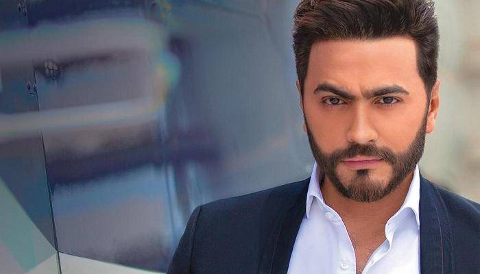 مفاجأة صادمة- تامر حسني يفقد صوته وهذا ما منعه عنه الأطباء لمدة 15 يوماً