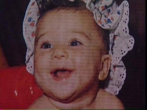 بالصورة – هذه الطفلة أصبحت من أشهر وأجمل النجمات... ملامحها ما زالت بريئة