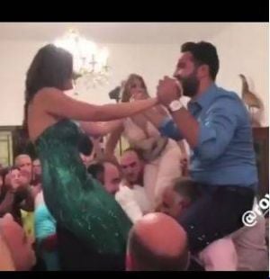 بالفيديو - قبل زفافها بأيام... هكذا ودعت مذيعة لبنانية العزوبية