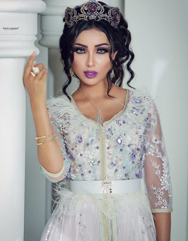 بالصور والفيديو – دنيا بطمة في عيادة التجميل... شاهدوا ما فعلته بوجهها