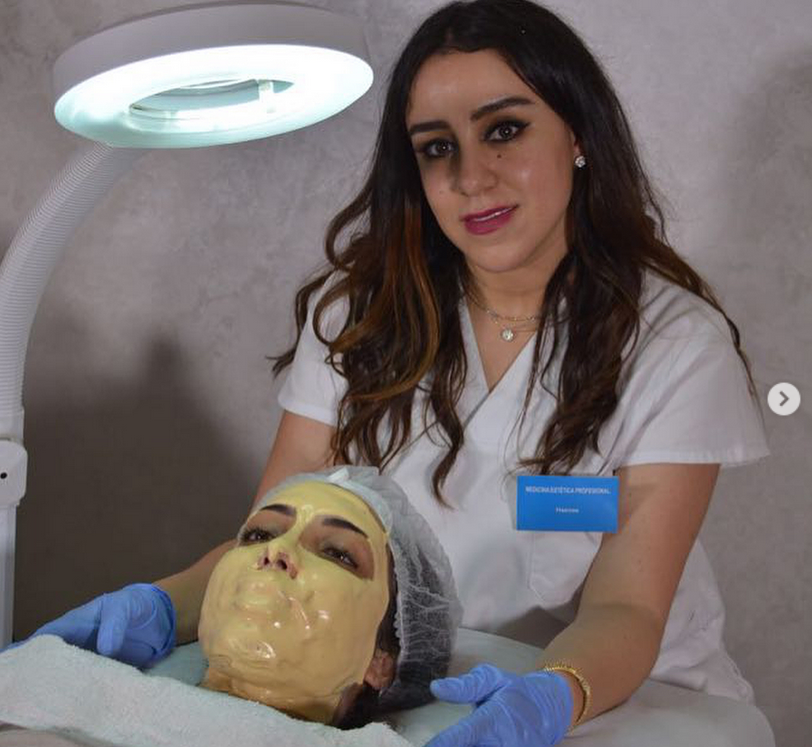 دنيا بطمة في عيادة التجميل