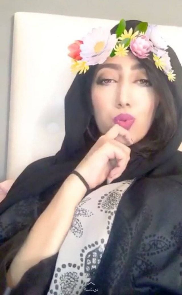 بالفيديو – سخرية من شقيقة مودل روز بسبب شكلها الغريب بدون ماكياج... وهي تهاجم