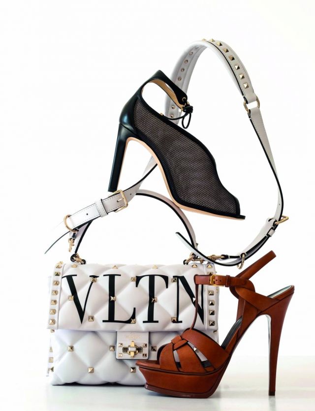 • حذاء من الشبك من Jimmy Choo • حقيبة من Valentino • حذاء من YSL