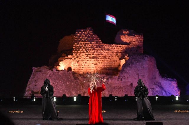 السوبرانو الأوكرانية Arina Domski تصطحب العالم إلى لبنان