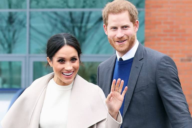 القصر الملكي يبدأ الحرب مع والد ميغان ماركل وشقيقتها... هل سيضع حداً لهما؟