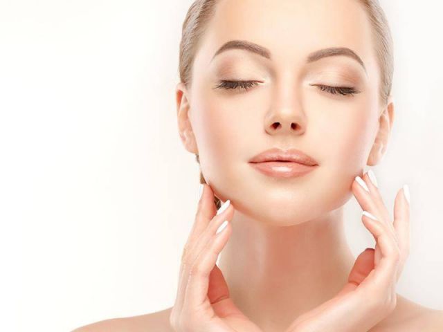 تبييض الجسم: وداعاً للركب والأكواع السوداء!