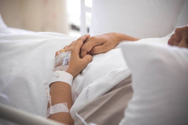 تدهور صحة هذا الفنان الشهير تشعل المواقع... يحتاج لعملية حرجة وعاجلة