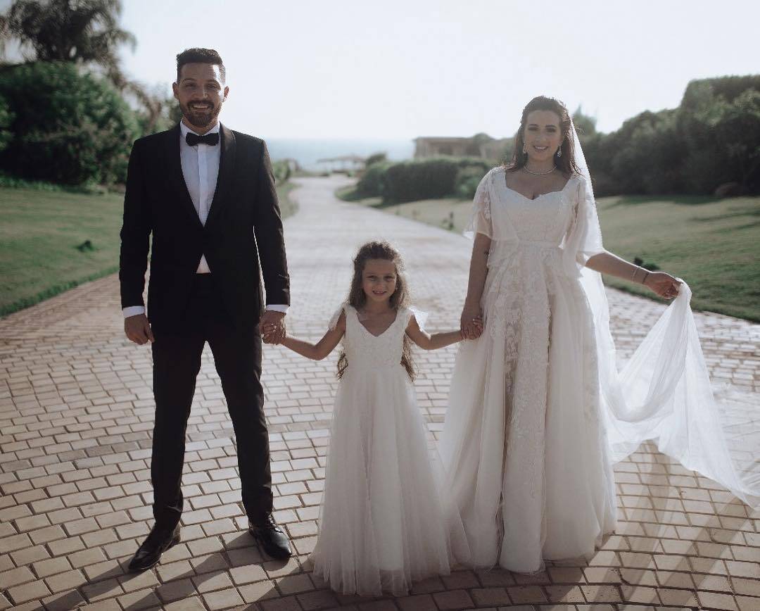 لماذا أصبح زواج اسما شريف منير 