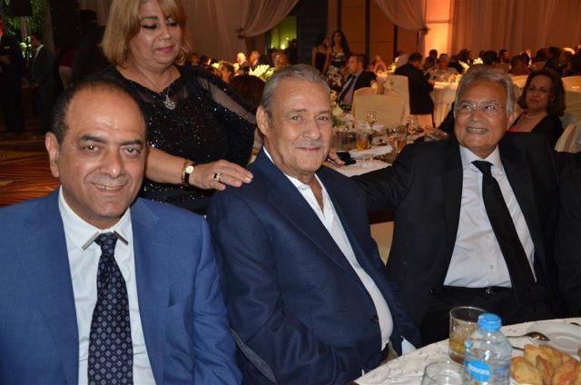 فاروق الفيشاوي يتوسط الحضور