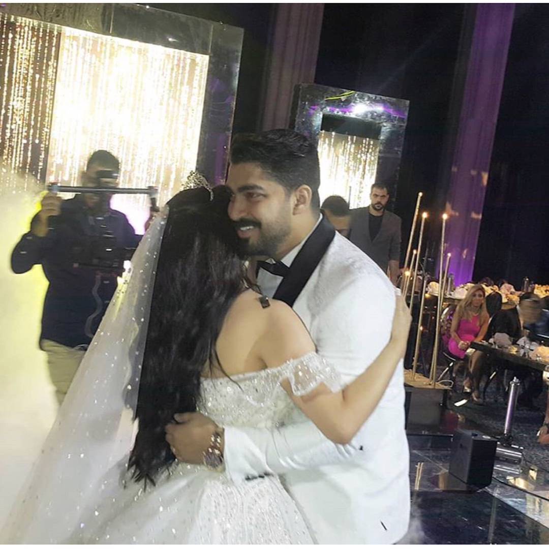 بالصور والفيديو - زفاف نجم "ستار أكاديمي" يحتفل بزفافه... والعروس تخطف الانظار بفستانها الأنيق